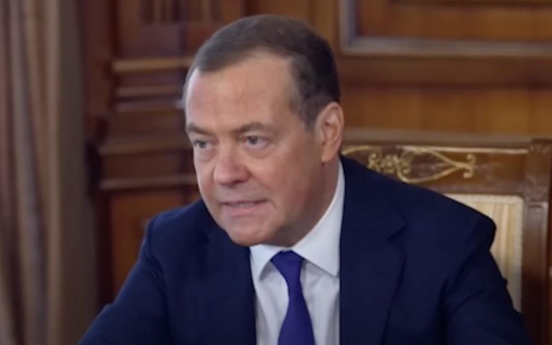 Не треба візи: Медведєв пригрозив Європі вторгненням російських солдатів