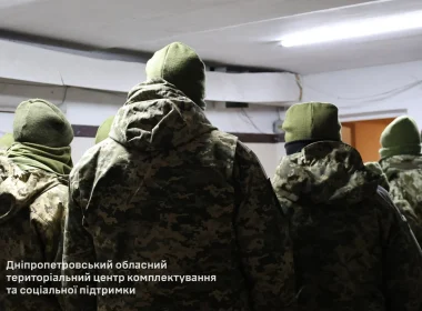 Військового ТЦК вдарили ножем під час перевірки документів у Кривому Розі