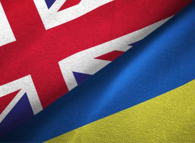 Україна і Британія відкинули вигадки РФ про можливу передачу Києву ядерної бомби