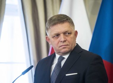 Фіцо звинуватили у держзраді після рішення щодо електроенергії для України