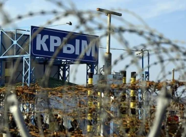 У Криму пролунали вибухи - гучно було під Саками, у Керчі та Сімферополі